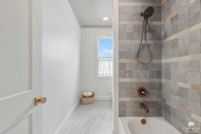 4102 Scenic Crossing, Manhattan, KS 66503