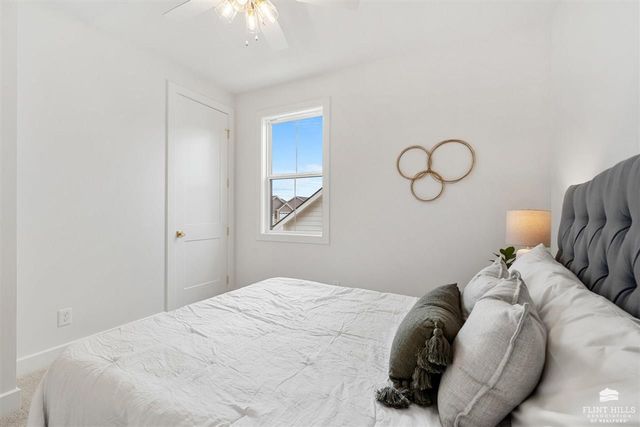 4102 Scenic Crossing, Manhattan, KS 66503