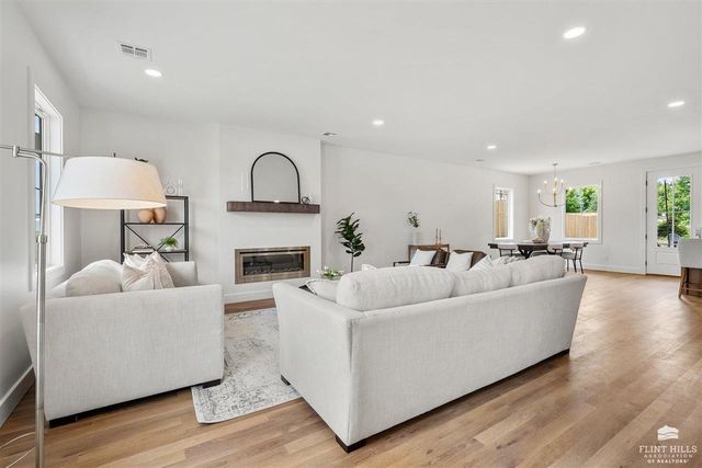 4102 Scenic Crossing, Manhattan, KS 66503