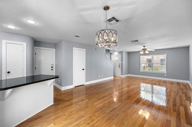 5951 South Loop E 50, Houston, TX 77033