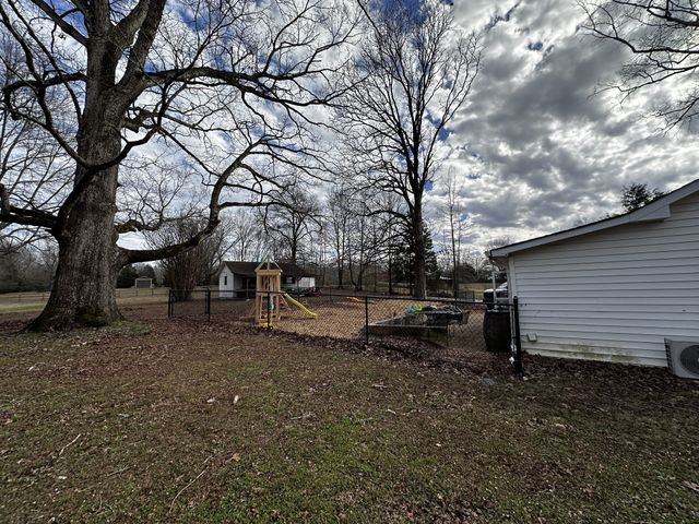 8070 County Road 94, Killen, AL 35645