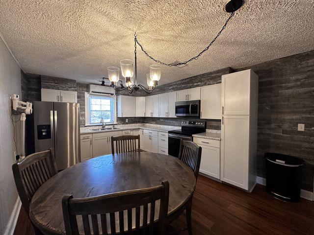 8070 County Road 94, Killen, AL 35645