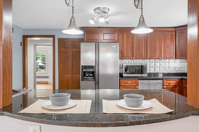 16 Central St, Wakefield, MA 01880