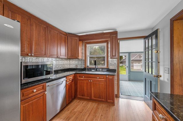 16 Central St, Wakefield, MA 01880