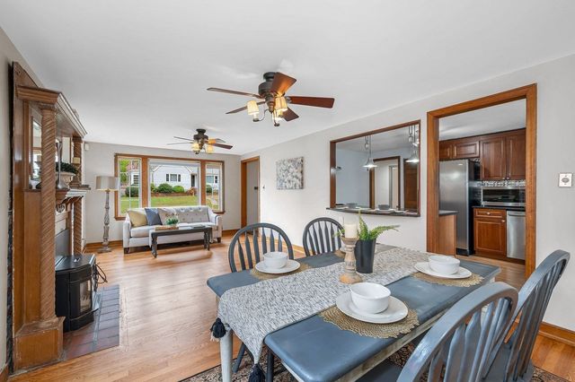 16 Central St, Wakefield, MA 01880