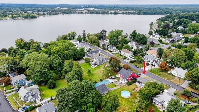 16 Central St, Wakefield, MA 01880