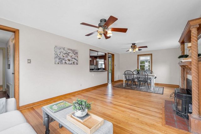16 Central St, Wakefield, MA 01880