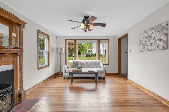 16 Central St, Wakefield, MA 01880