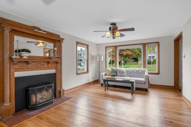 16 Central St, Wakefield, MA 01880