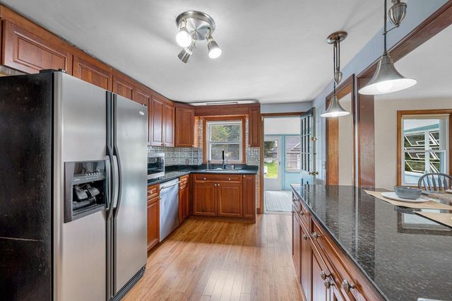 16 Central St, Wakefield, MA 01880