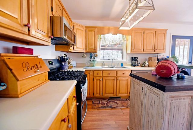 302 Rivercane Road, Brasstown, NC 28902