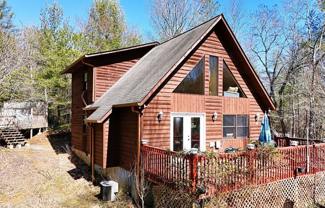 302 Rivercane Road, Brasstown, NC 28902