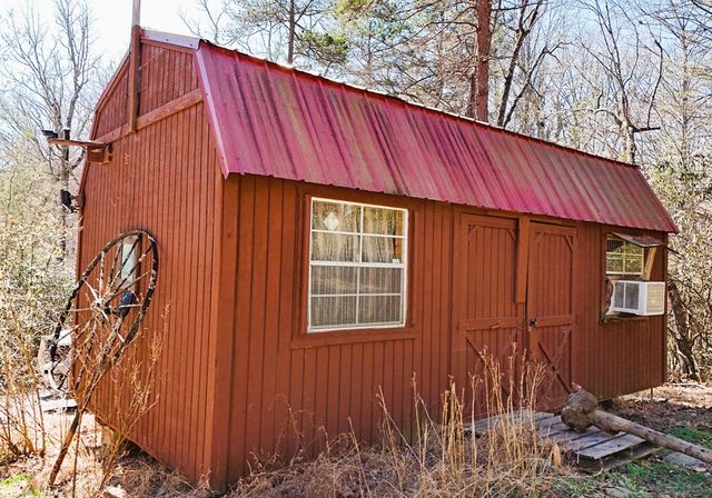 302 Rivercane Road, Brasstown, NC 28902