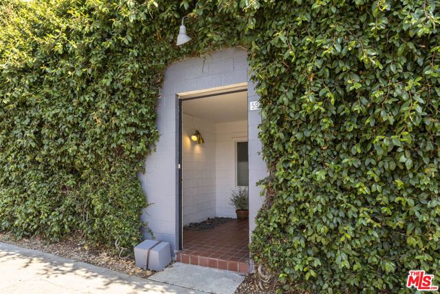 5908 Barton Avenue, Los Angeles, CA 90038