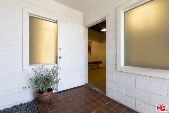 5908 Barton Avenue, Los Angeles, CA 90038