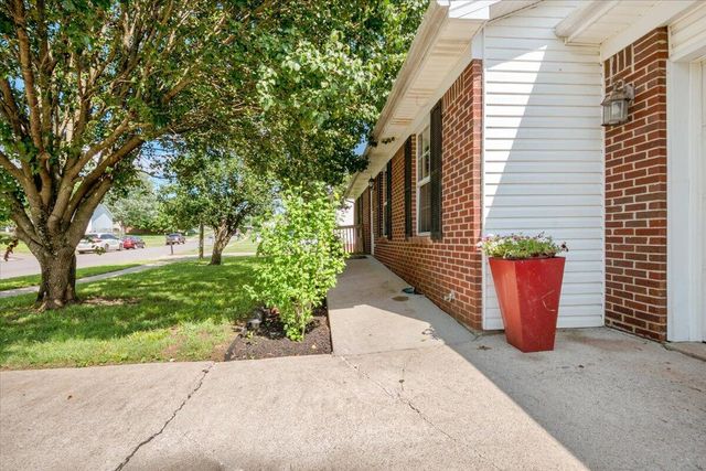 341 Burchwood Drive, Berea, KY 40403