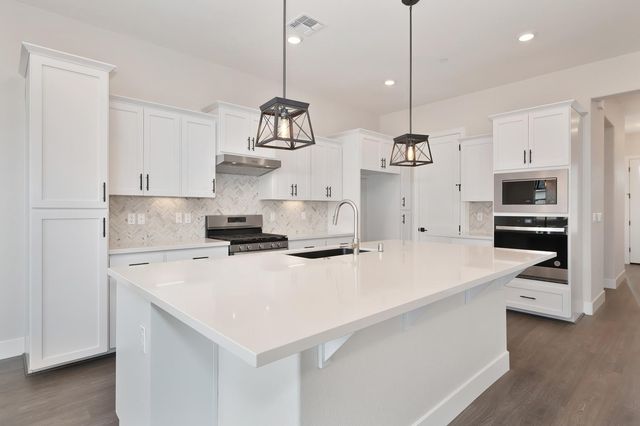 516 Summerville Ct, Roseville, CA 95747