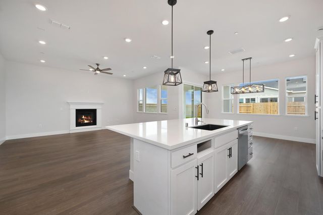 516 Summerville Ct, Roseville, CA 95747