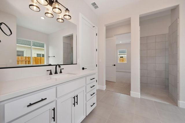 516 Summerville Ct, Roseville, CA 95747