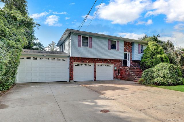 208 Raider Street, West Babylon, NY 11704