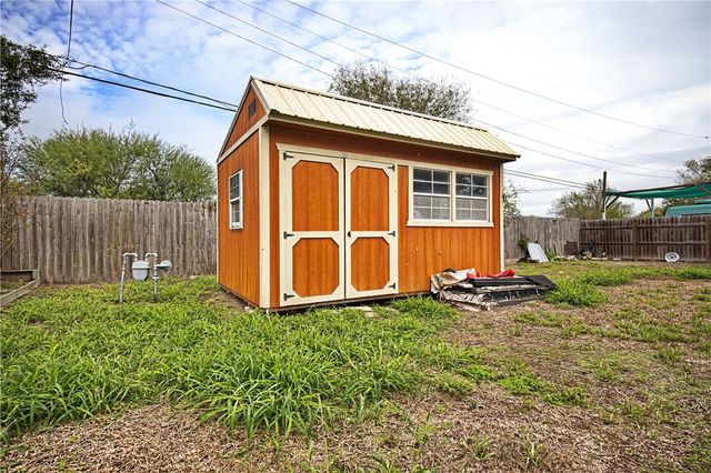 1138 Concho St, Corpus Christi, TX 78407