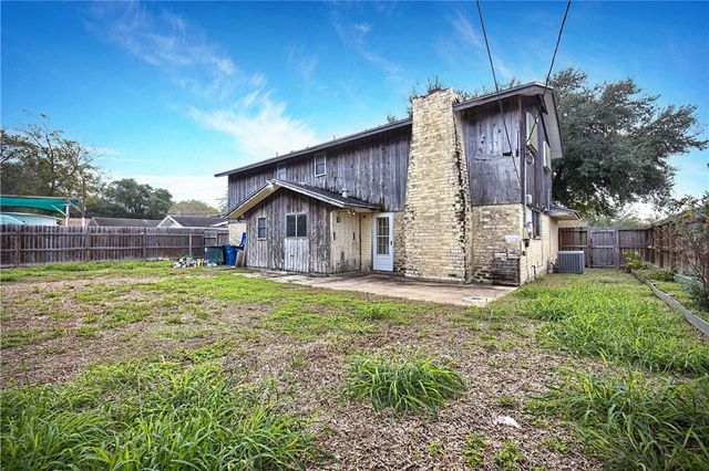 1138 Concho St, Corpus Christi, TX 78407