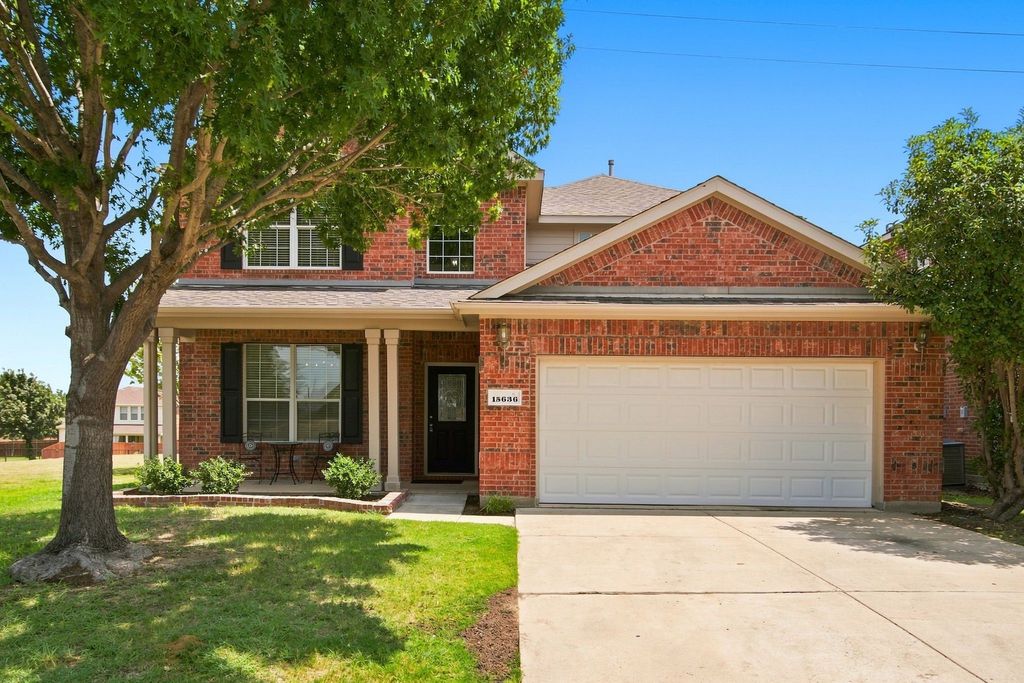 15636 Gatehouse Drive, Fort Worth, TX 76262