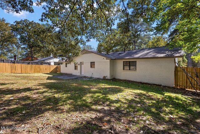 648 Briarcliff Circle, Jackson, MS 39212