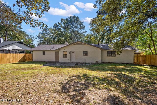 648 Briarcliff Circle, Jackson, MS 39212
