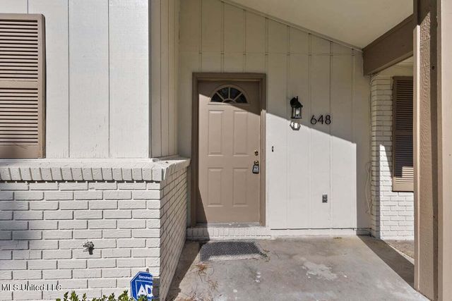 648 Briarcliff Circle, Jackson, MS 39212
