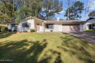 648 Briarcliff Circle, Jackson, MS 39212