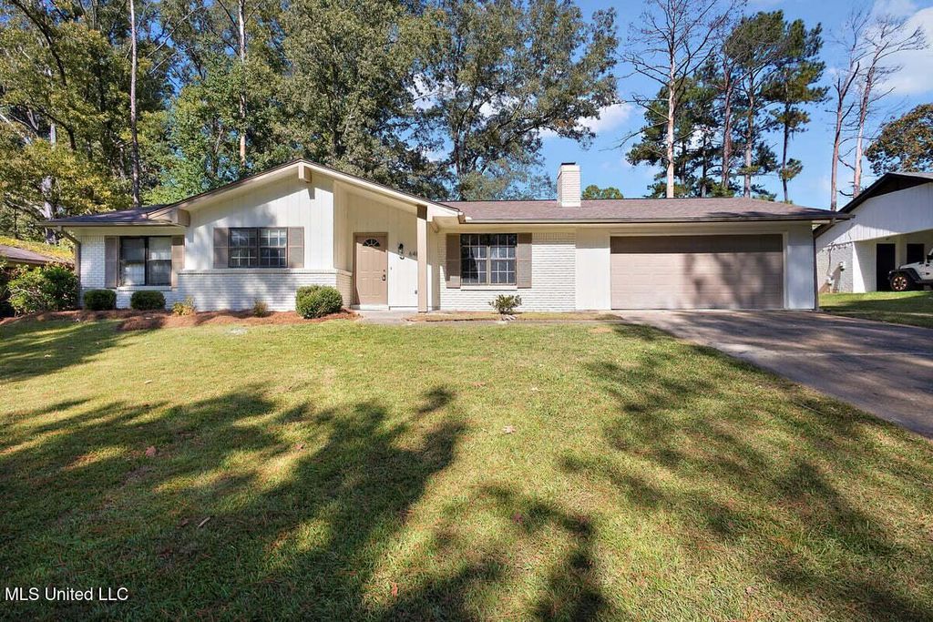 648 Briarcliff Circle, Jackson, MS 39212