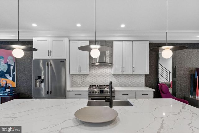 2214 NORTH CAPITOL ST NW, Washington, DC 20002