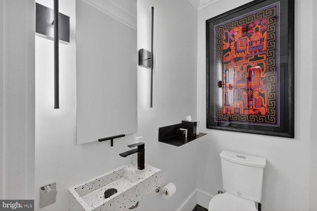 2214 NORTH CAPITOL ST NW, Washington, DC 20002