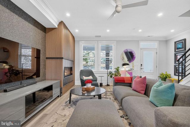 2214 NORTH CAPITOL ST NW, Washington, DC 20002