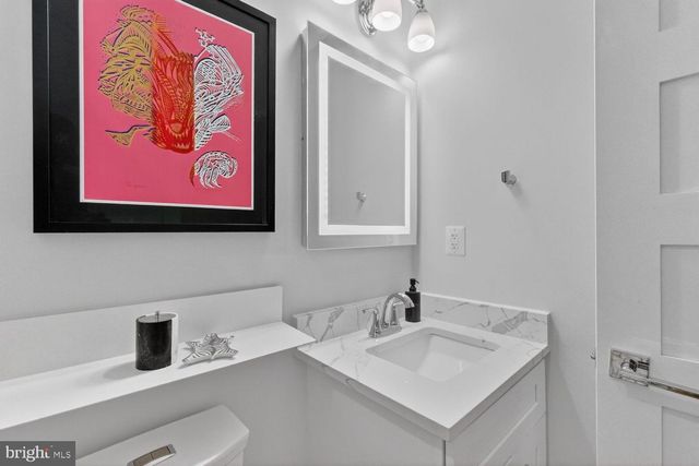 2214 NORTH CAPITOL ST NW, Washington, DC 20002