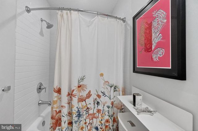 2214 NORTH CAPITOL ST NW, Washington, DC 20002