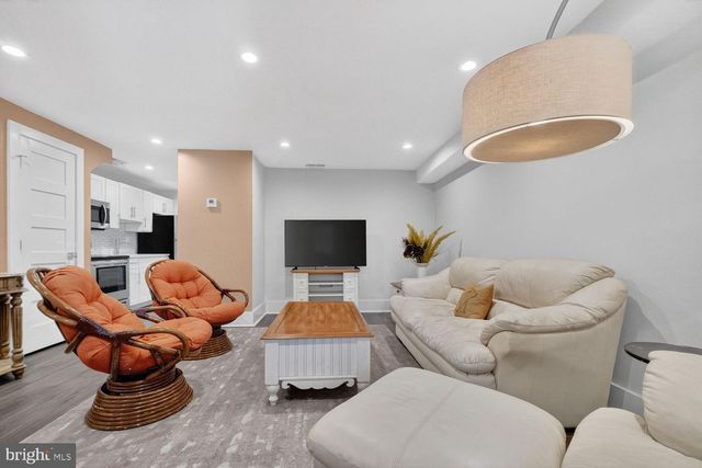 2214 NORTH CAPITOL ST NW, Washington, DC 20002