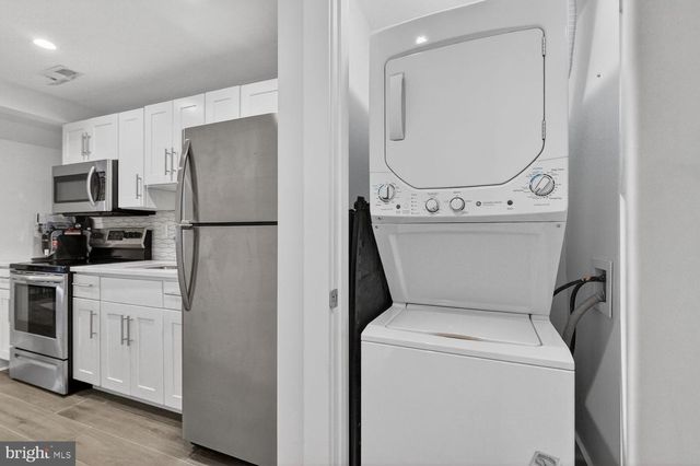 2214 NORTH CAPITOL ST NW, Washington, DC 20002