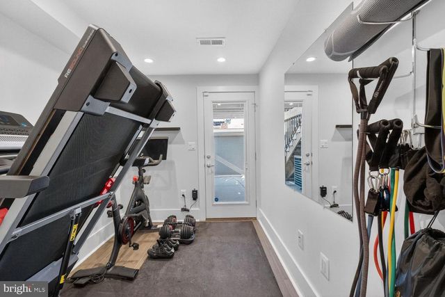 2214 NORTH CAPITOL ST NW, Washington, DC 20002