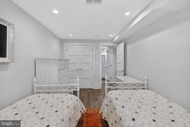 2214 NORTH CAPITOL ST NW, Washington, DC 20002