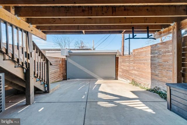 2214 NORTH CAPITOL ST NW, Washington, DC 20002