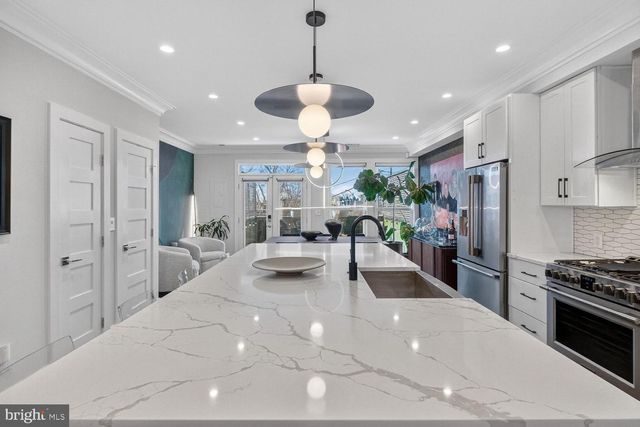 2214 NORTH CAPITOL ST NW, Washington, DC 20002