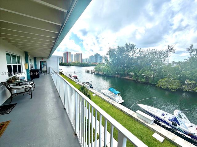 3922 NE 166th St S306, North Miami Beach, FL 33160