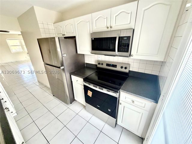 3922 NE 166th St S306, North Miami Beach, FL 33160