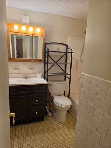 70 Mudge 8, Lynn, MA 01902