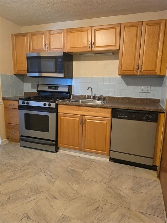 70 Mudge 8, Lynn, MA 01902