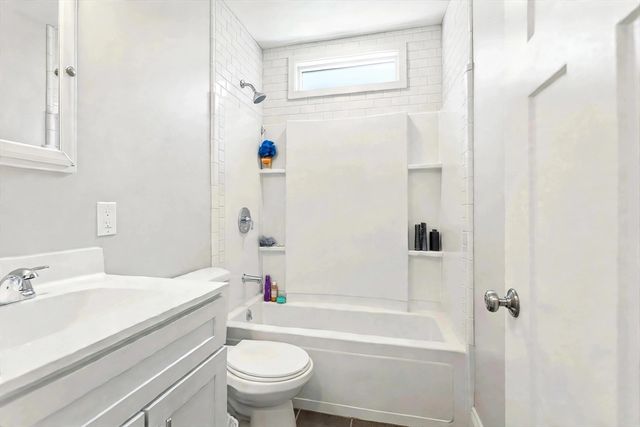 9 Bailey St 3, Boston, MA 02124