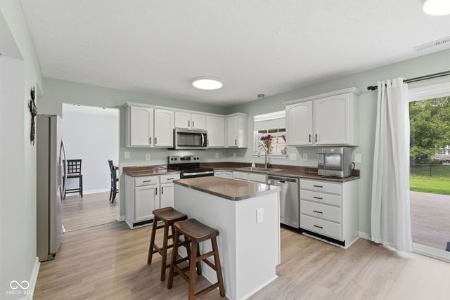 1662 Sagemeadow Drive, Brownsburg, IN 46112