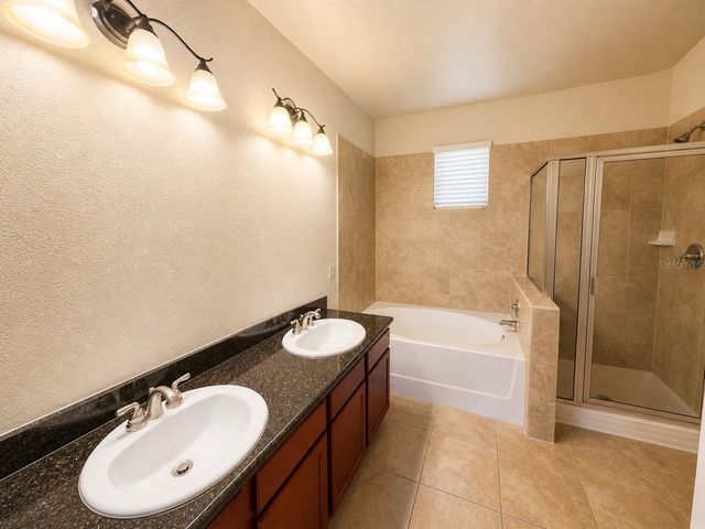 907 CHARO PARKWAY 915, Davenport, FL 33897